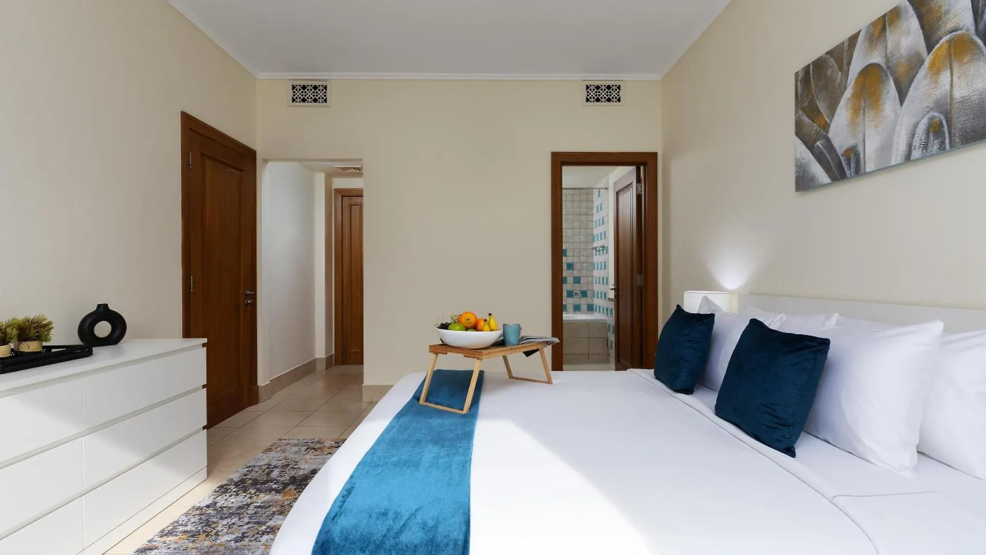 Maison Privee - Stylish & Spacious Apartment In Downtown Дубай